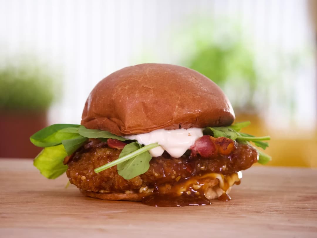 Sanduíche de frango crocante na air fryer